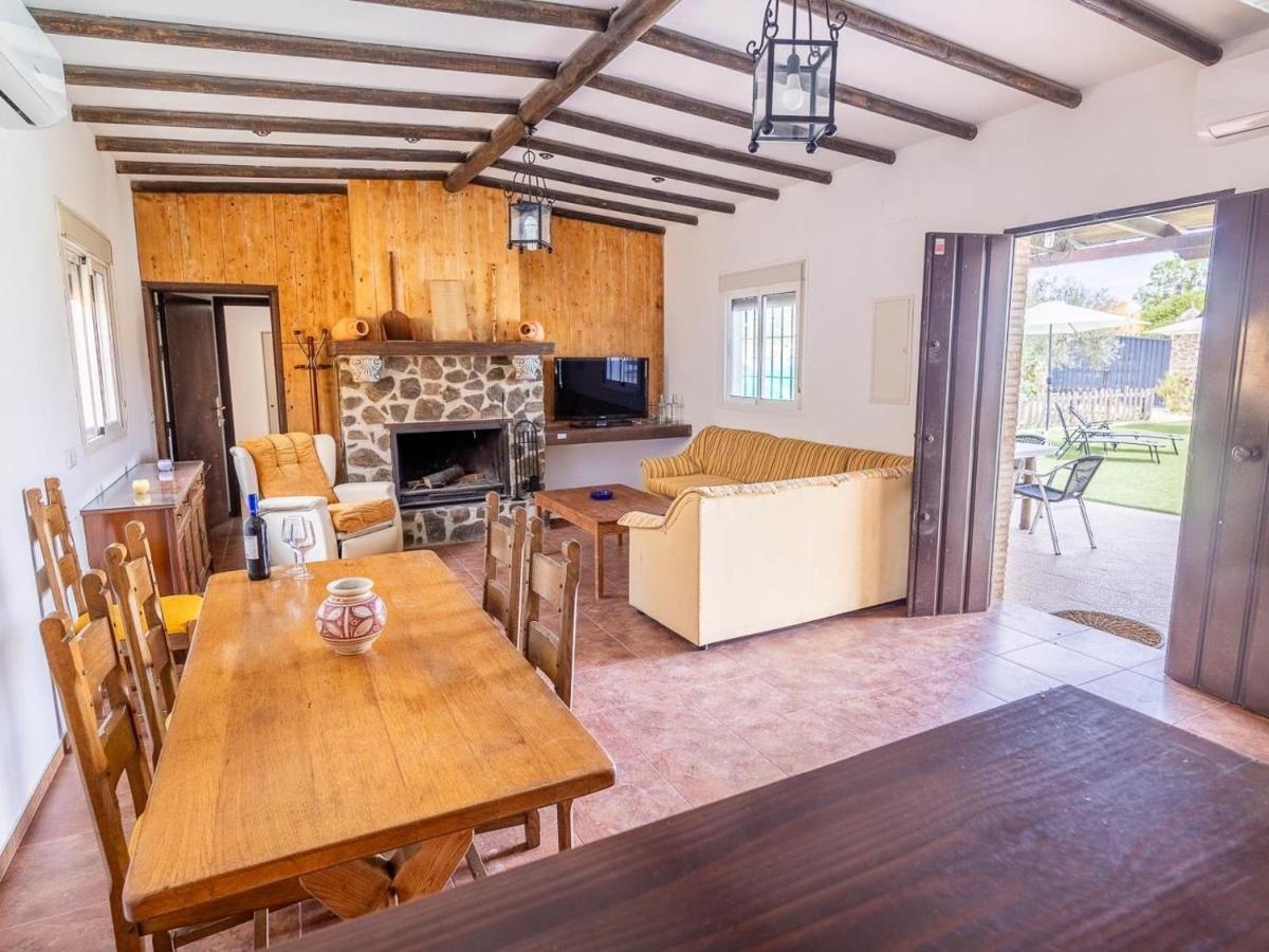 Villa Santa Teresa Vacacional Sevilla Dos Hermanas Luaran gambar